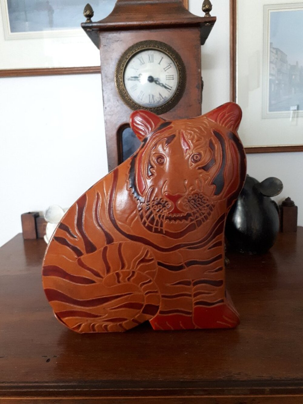 Leather embossed Tiger bank
